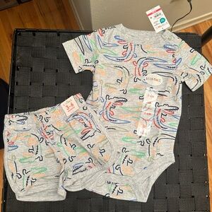 Garanimals Set 3-6 Months One Piece and Shorts Alligator\Crocodile